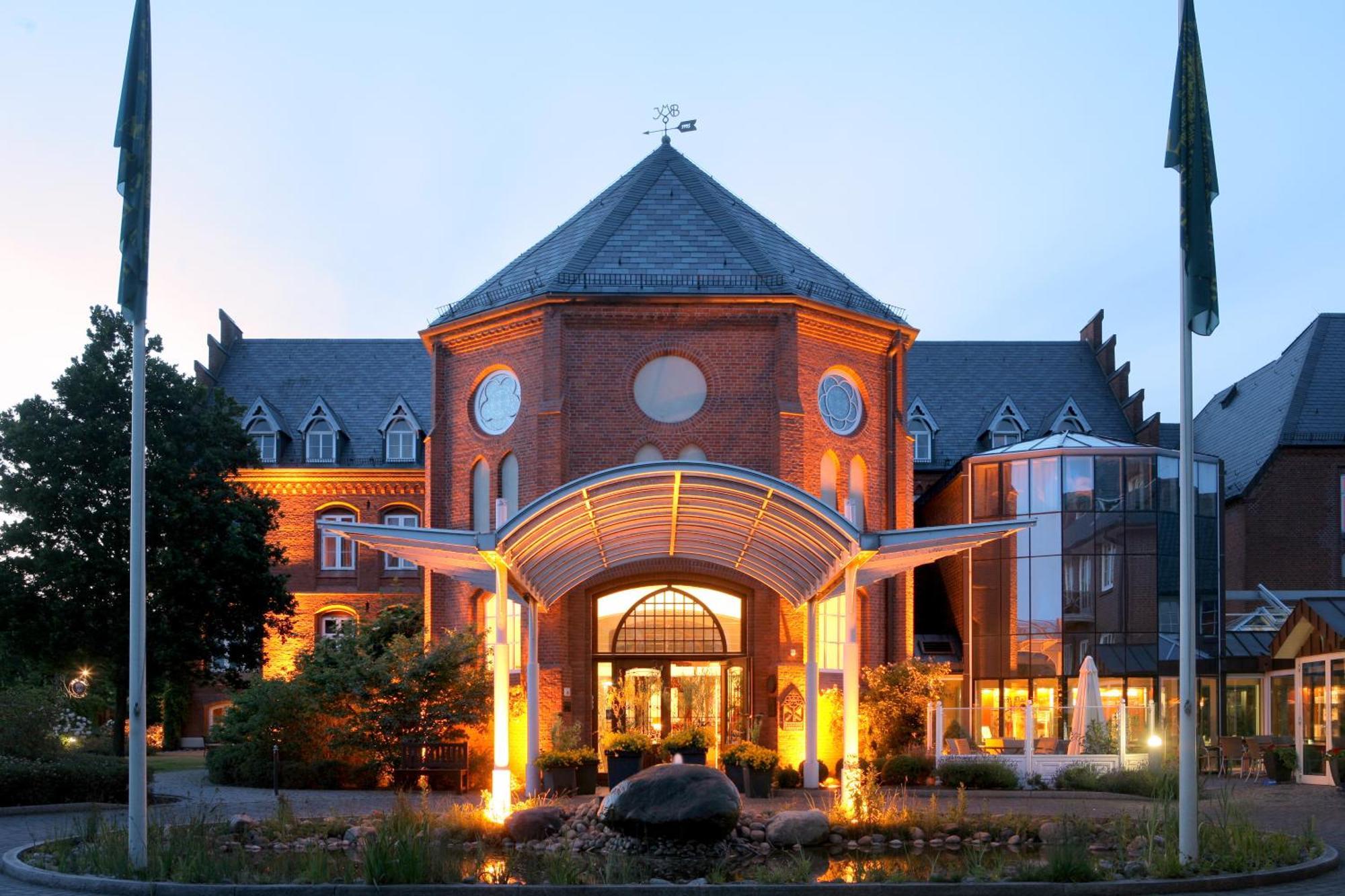 Hotel Altes Gymnasium Husum  Extérieur photo