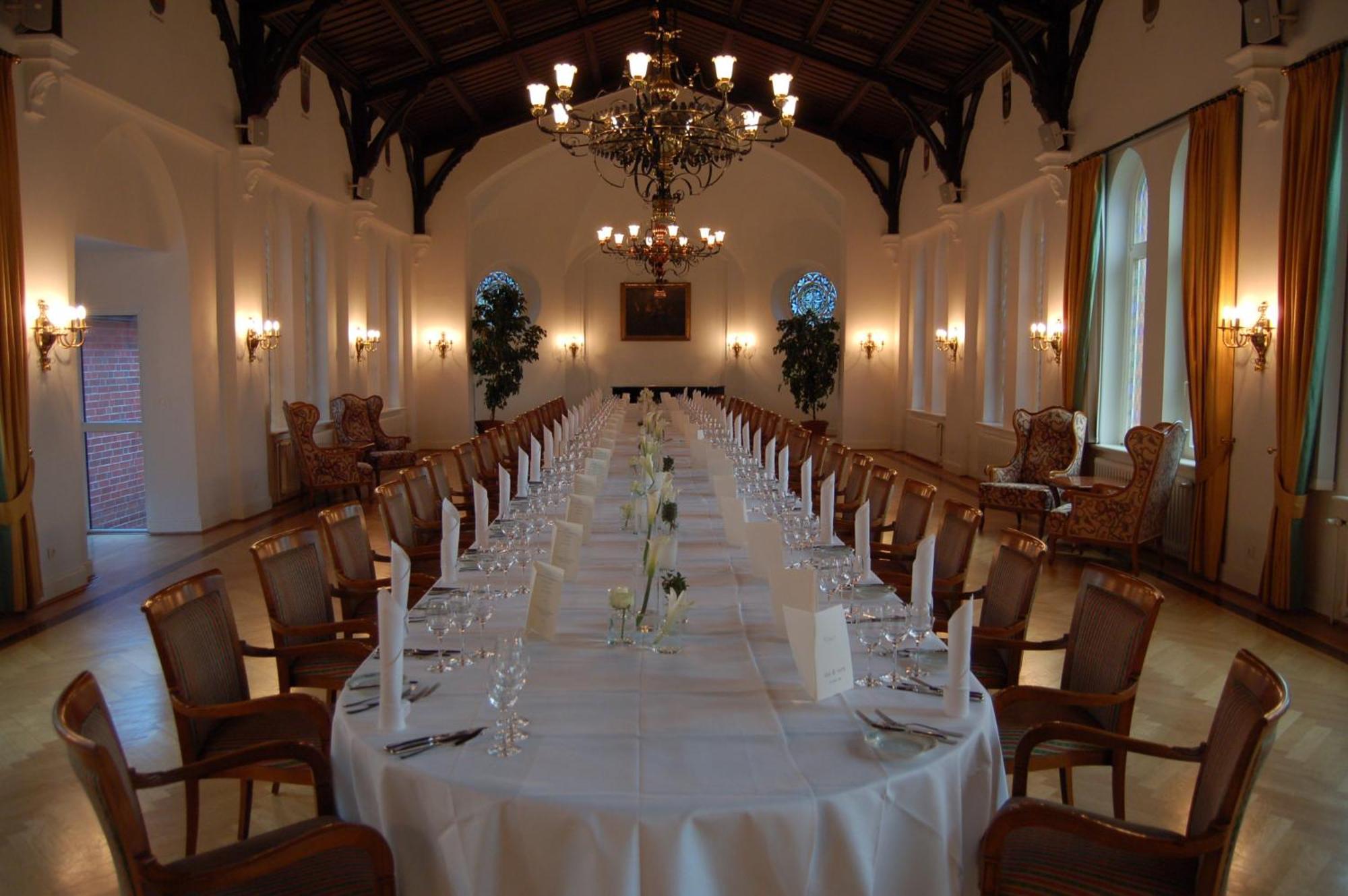 Hotel Altes Gymnasium Husum  Extérieur photo