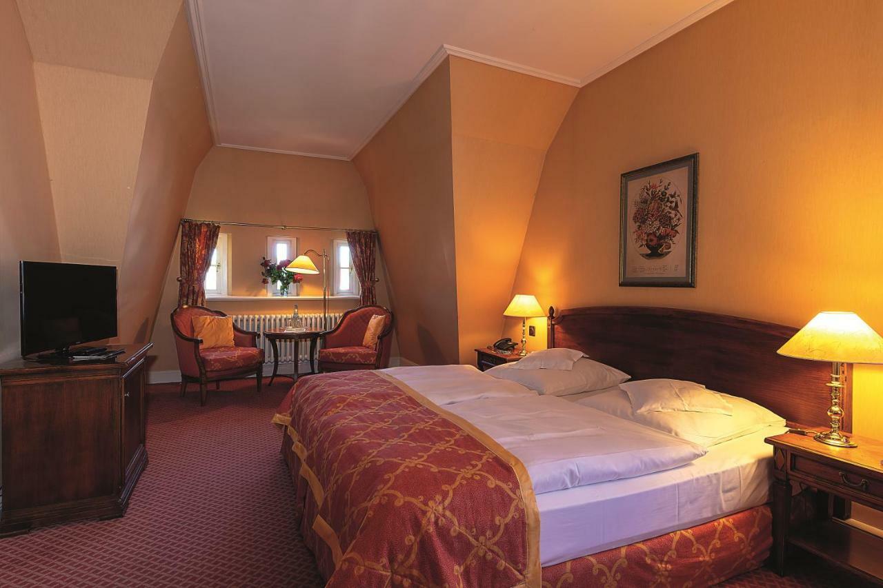 Hotel Altes Gymnasium Husum  Extérieur photo